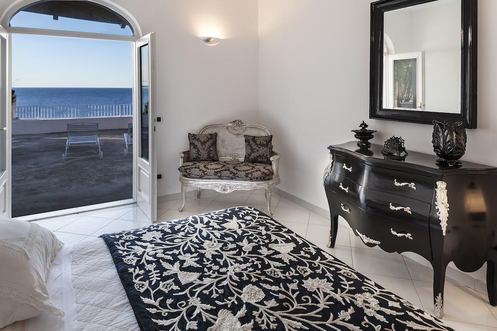 La Villa Resort & Spa Sant'Angelo  Δωμάτιο φωτογραφία
