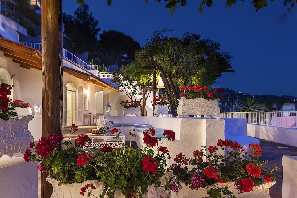 La Villa Resort & Spa Sant'Angelo  Δωμάτιο φωτογραφία